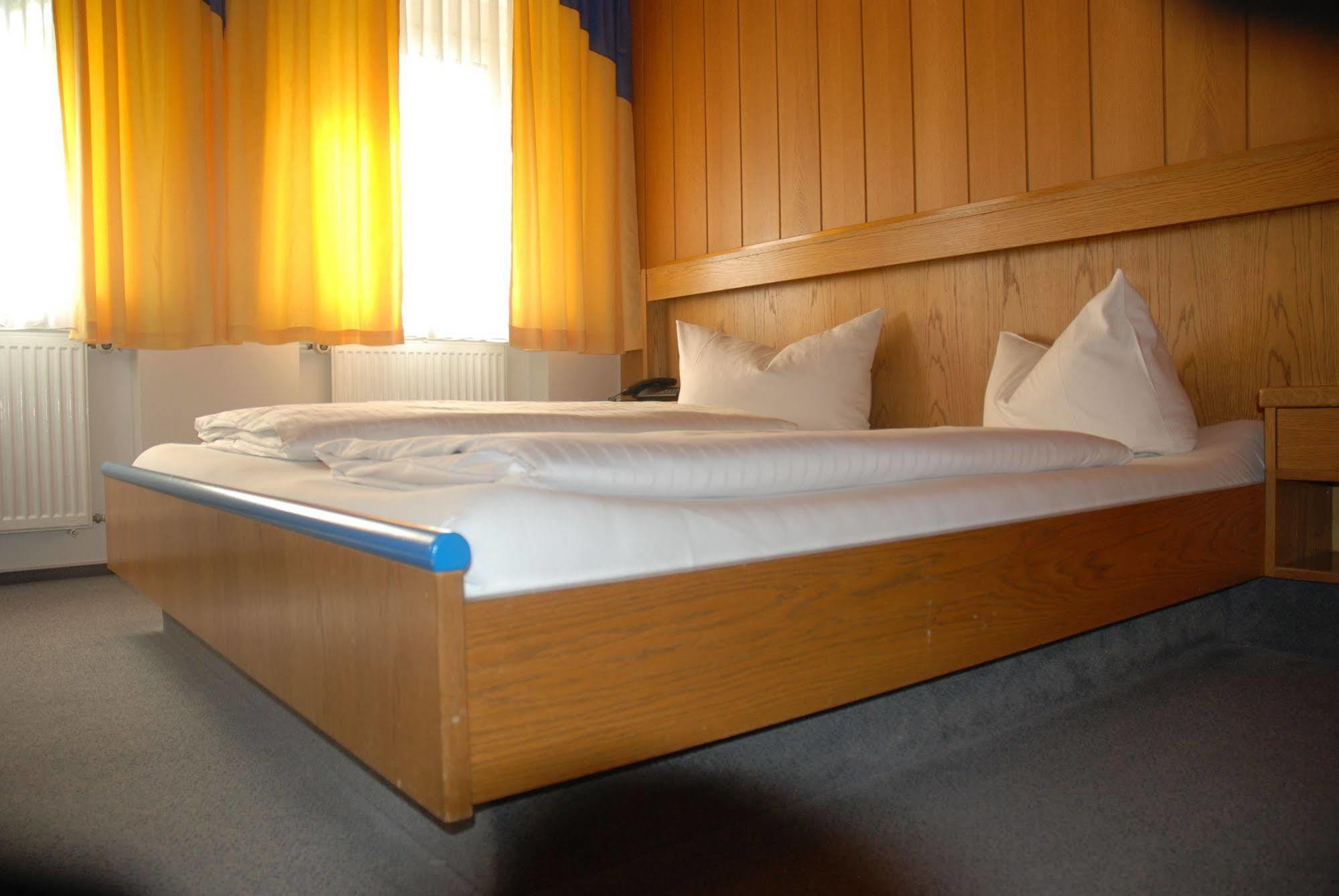 Hotel Zur Post Leipheim Esterno foto